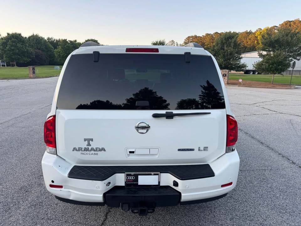 Nissan Armada SE